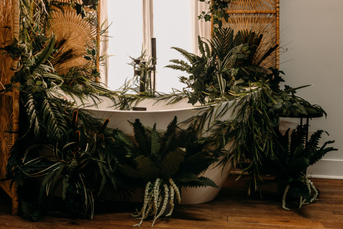 Bath Tub Decor in Main Room Rental at MI Studio Space, Photography studio rental. www.minasphoto.com